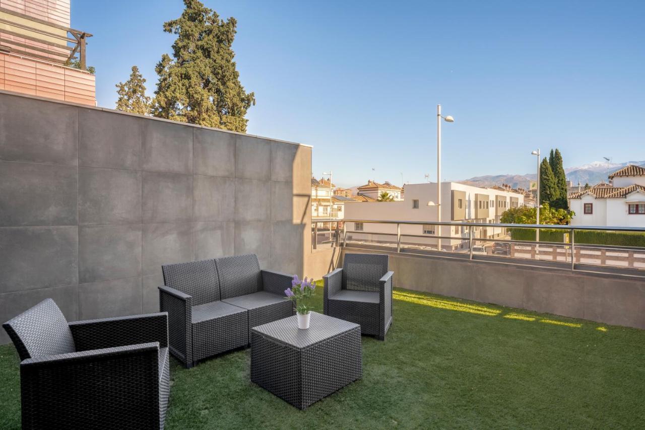 Апартаменты Enjoygranada Lujo Piscina Y Parking Экстерьер фото